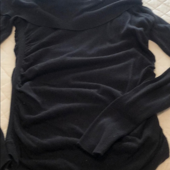 Off the shoulder sweater - Picture 3 of 3